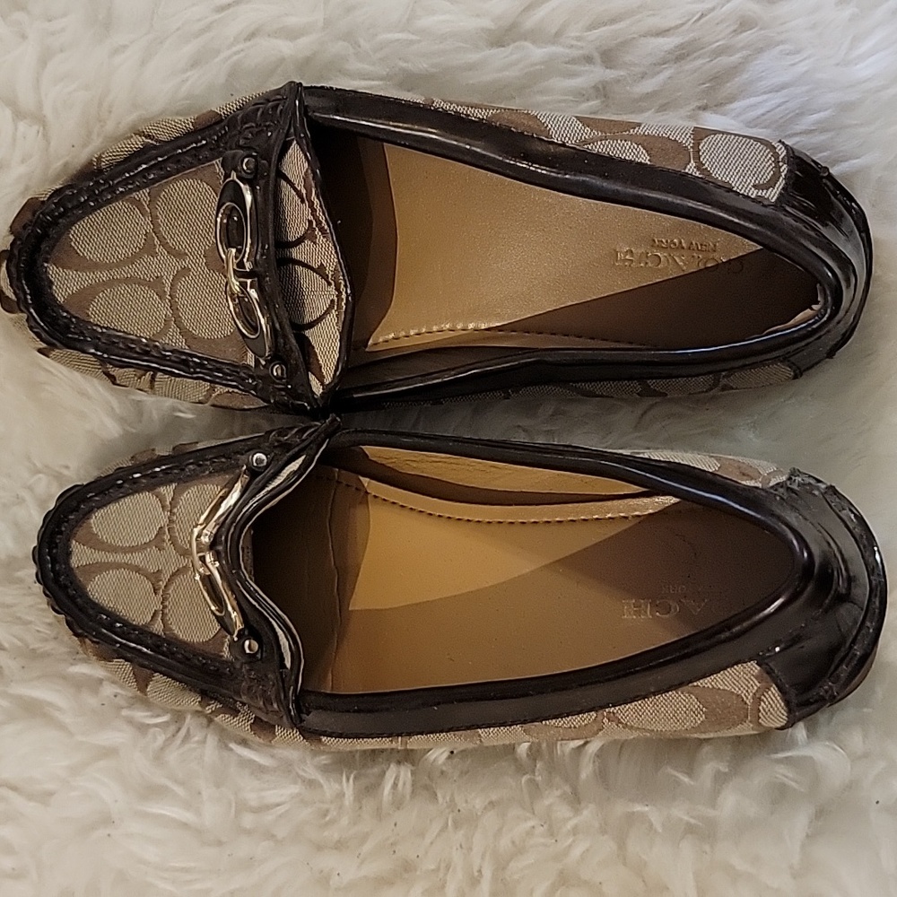 Coach logo brown chain loafer size 8